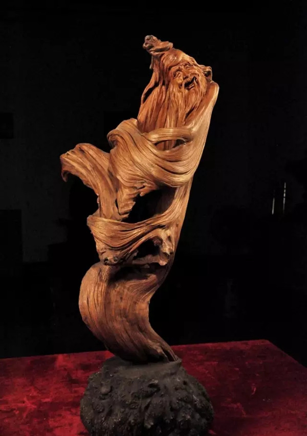 崖柏匠心“周扬”：中国木雕博物馆国家级木雕艺术研究员